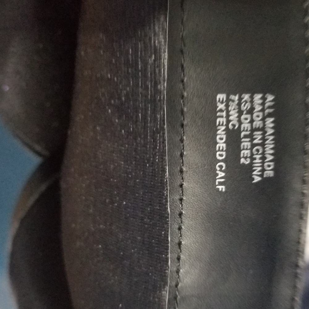 Boots - Picture 3 of 4